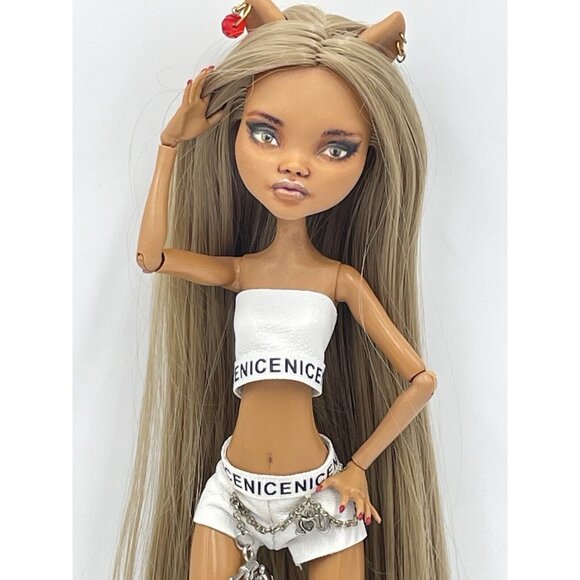 OOAK Custom Monster High Doll Clawdeen Wolf " Nice Girl" - Picture 8 of 12